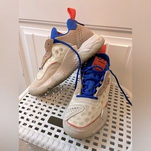 Nike delta 2's Jordan Sneaker